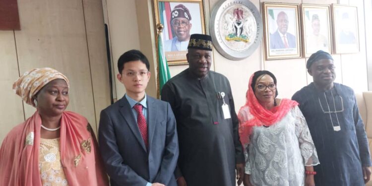 Chinese firm pledges to partner with Nigerian govt to promote CNG-powered vehicles