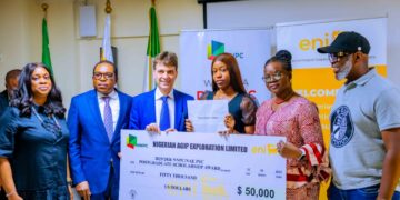 Eni awards 30 post graduate scholarship to Nigerian graduates